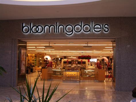 bloomingdales white plains hours